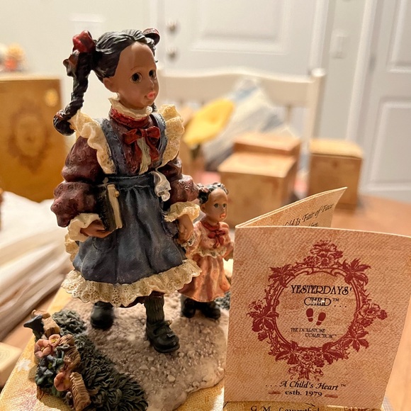 Boyds Yesterday's Child Natalie with Joy…Sunday School - Picture 3 of 15